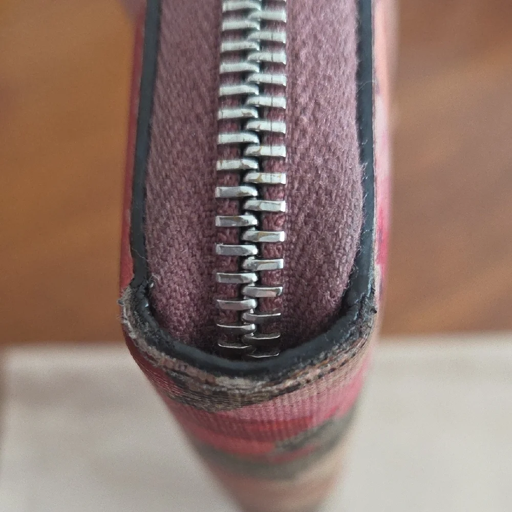 Gucci Floral GG Supreme Zip Around Wallet in Beige with Pink and Green Flowers - Picture 8 of 14